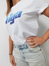 Laden Sie das Bild in den Galerie-Viewer, t shirt tiga logo bleu fond blanc vintage femme