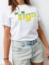 Charger l&#39;image dans la galerie, t shirt vintage tiga logo vert jaune sur fond blanc femme
