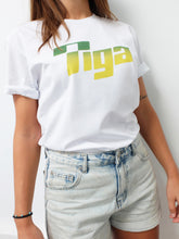 Charger l'image dans la galerie, t shirt vintage tiga logo vert jaune sur fond blanc femme