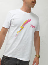Laden Sie das Bild in den Galerie-Viewer, t shirt homme tiga vintage blanc graphisme année 80
